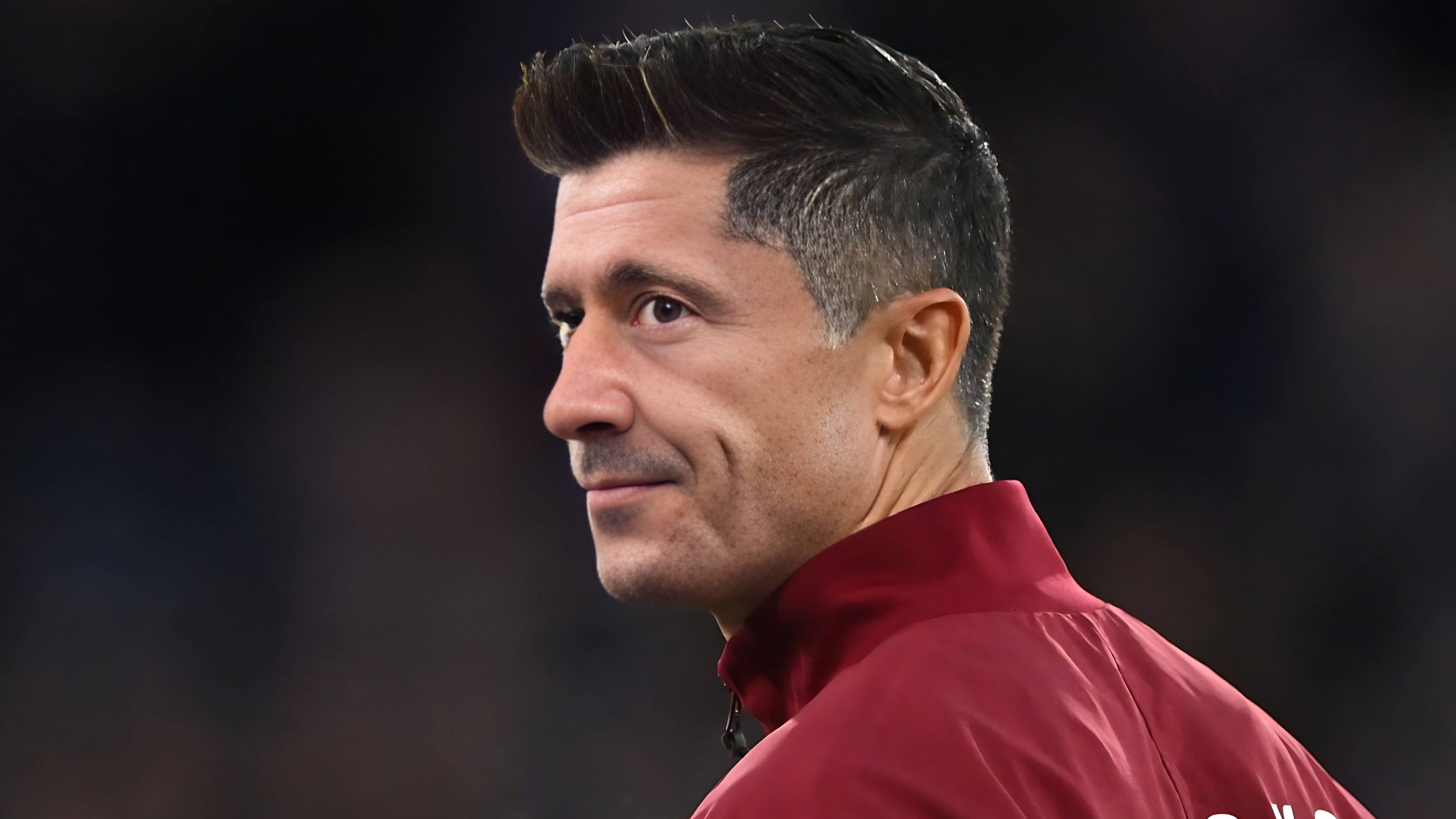  莱万多夫斯基迎来十赛季高光表现，勇士球迷沸腾！