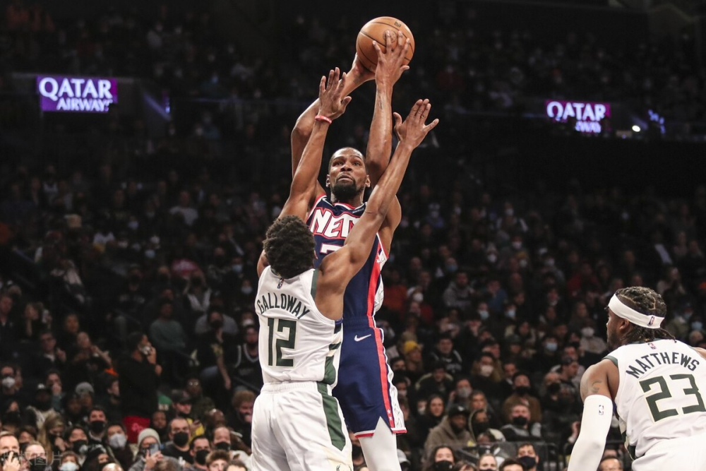 莎拉波娃在雄鹿比赛中高光表现,败北引发热议!(chanelpreston黑白配) 莎拉波娃在雄鹿比赛中高光表现,败北引发热议!(chanelpreston黑白配)